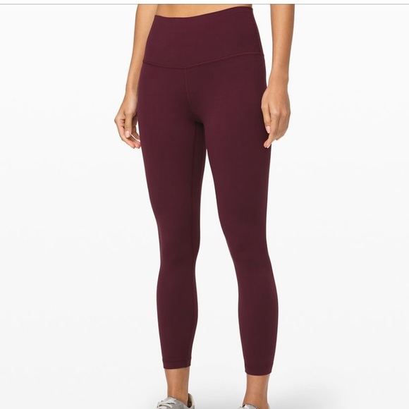 PSA! FAKE LULULEMON ALIGNS - Picture 2 of 7